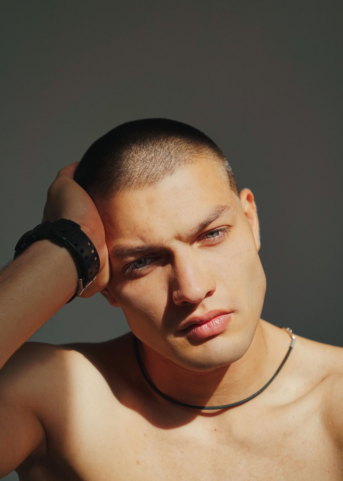 18 Best Short Haircuts for Men with Thick Hair (2026 Guide) Buzz cut with tapered sides for men with thick hair