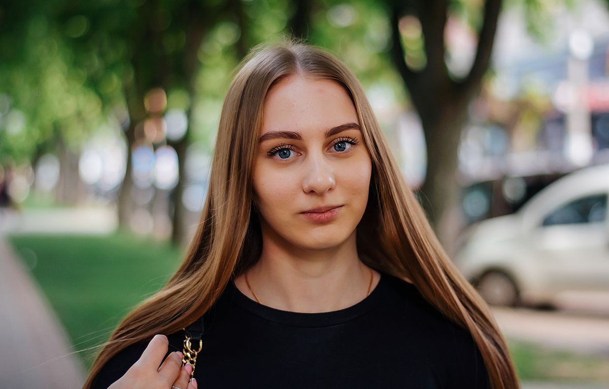 14 Sleek Straight Hairstyles for Women (2026 Guide) Sleek straight hairstyles for women — long straight hair