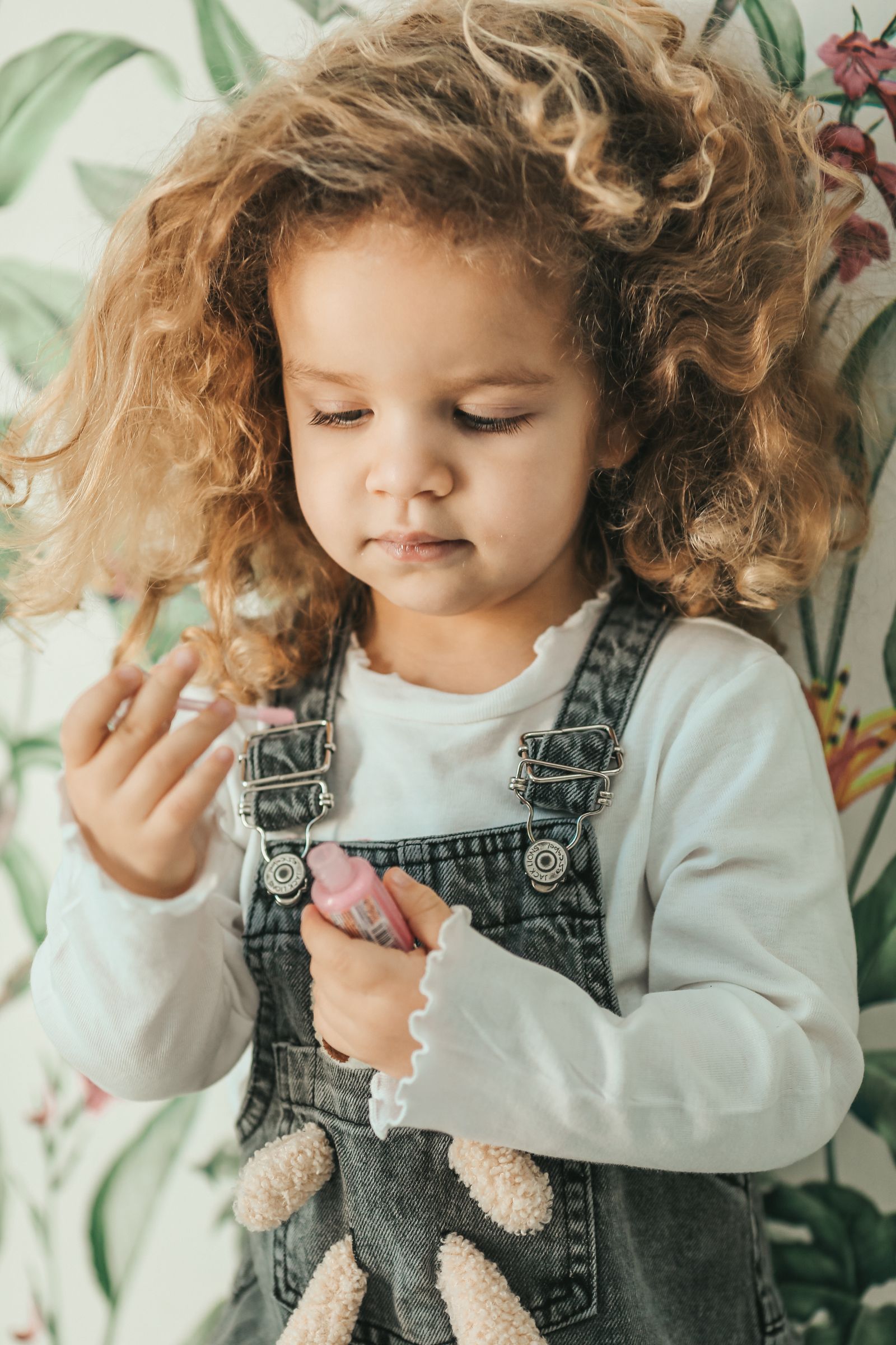 20 Adorable Halloween Hairstyles for Kids to Try Enchanted forest waves — halloween hairstyle for kids with wavy hair