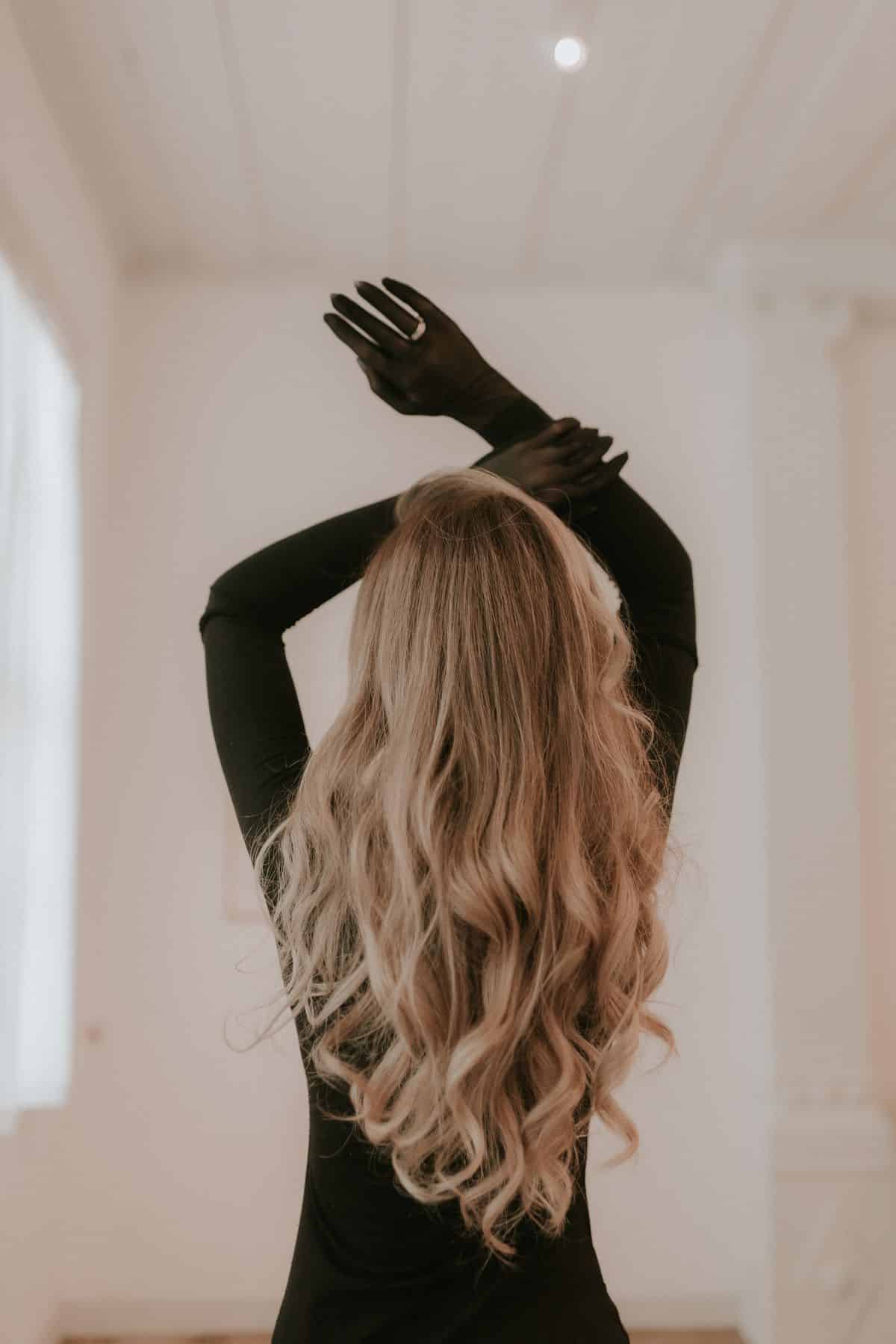 18 Best Haircuts for Round Faces That Slim and Flatter (2026 Guide) Long layers with face-framing pieces for round faces