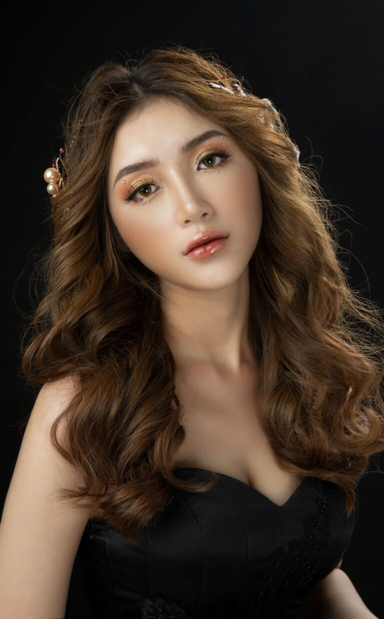 Home Stunning women's hairstyles 2026 — long wavy hair portrait